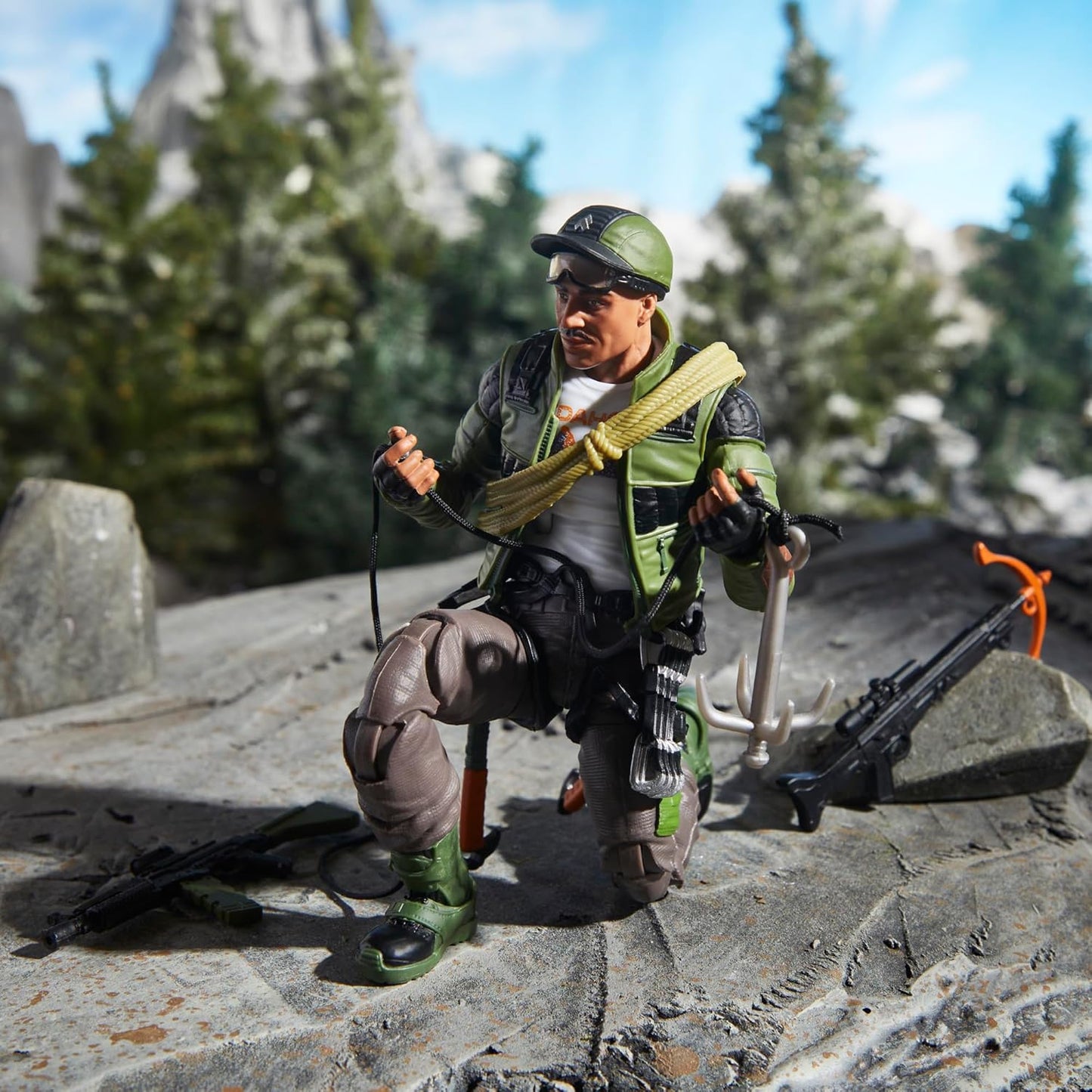 G.I. Joe Classified Series #133 (Retro Card Back) Albert "Alpine" Pine, Collectible 6 Inch Action Figure Toy with 9 Accessories - Avenue Treasures