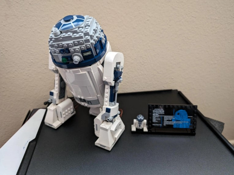 LEGO - Star Wars R2-D2 Buildable Toy Droid for Display and Play 75379 – Multi - Avenue Treasures