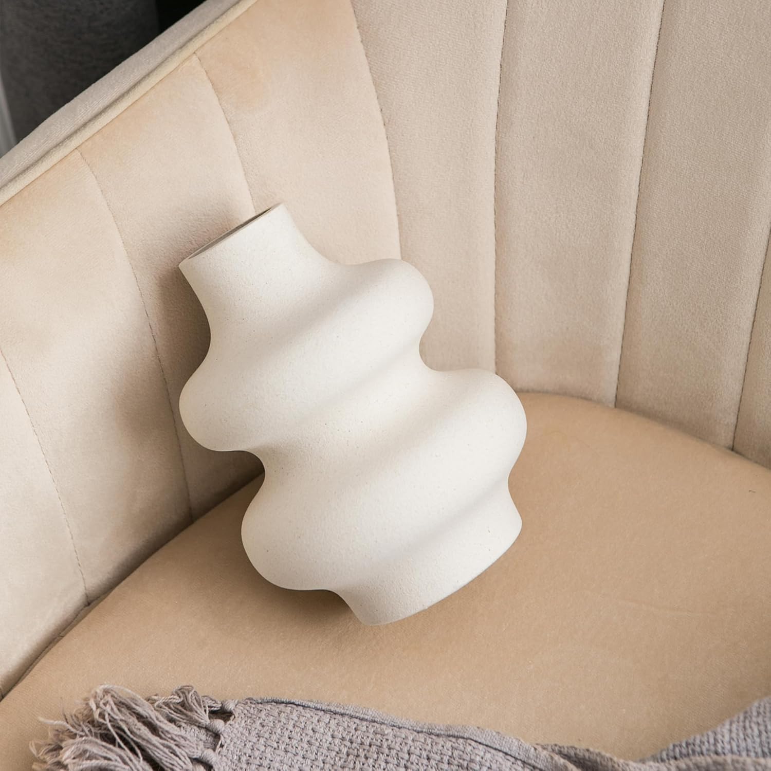 Modern Decorative Ceramic Vases (set of 2) - Elegant Home Office Patio Decor - Avenue Treasures